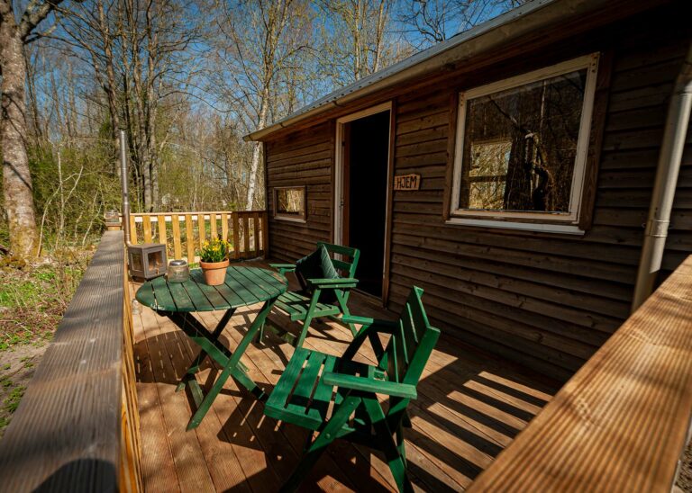 Bjarkagård på Österlen tiny house terrass